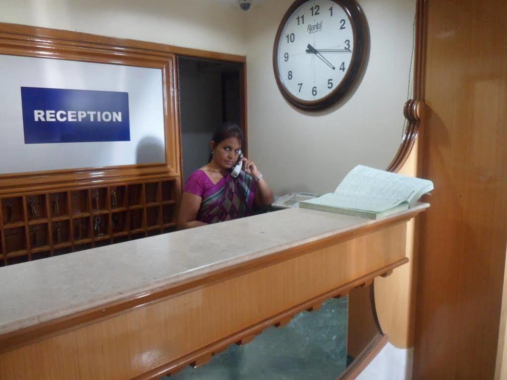 Hotel Pooja International Nashik Exterior foto