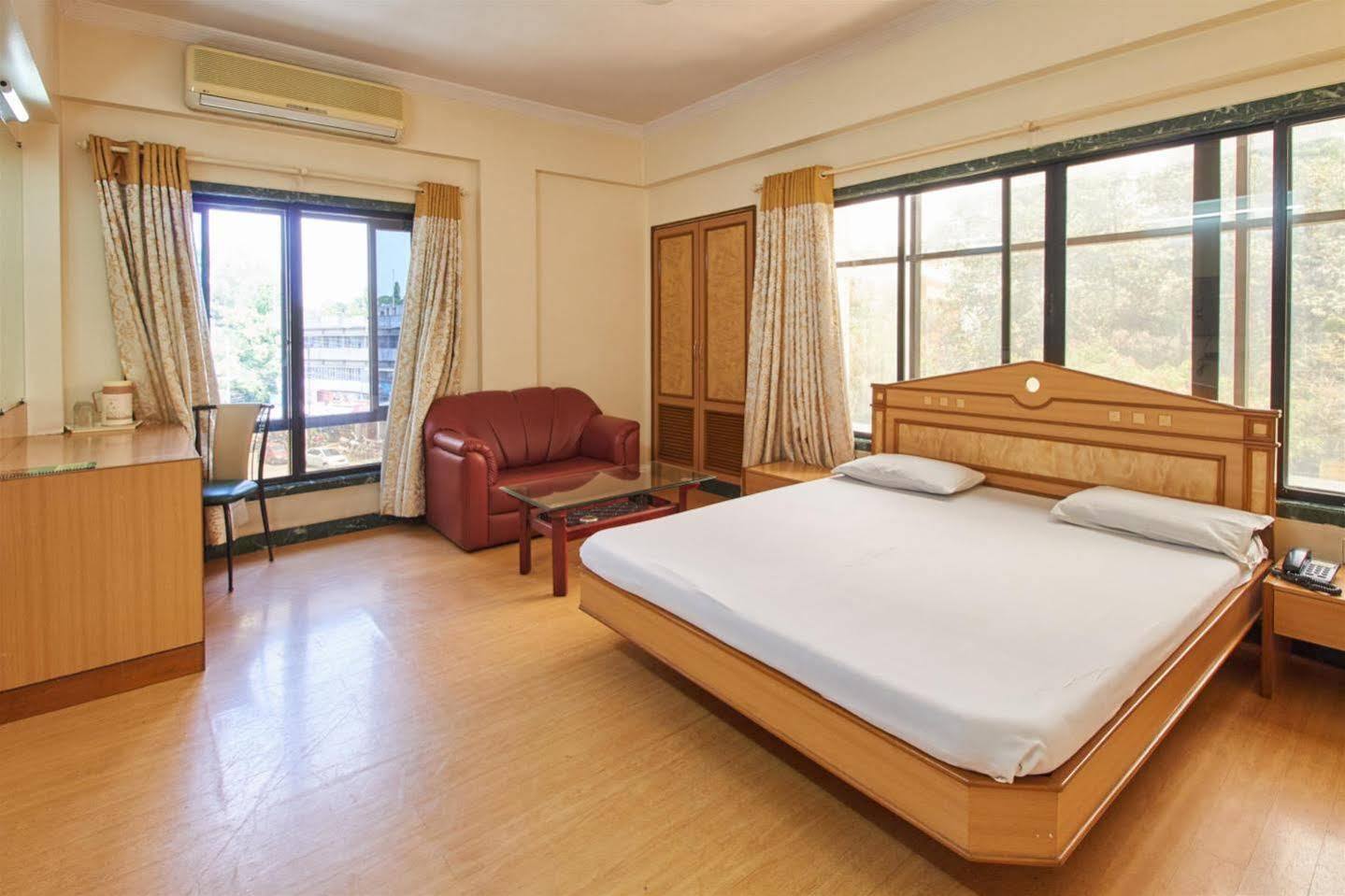 Hotel Pooja International Nashik Exterior foto