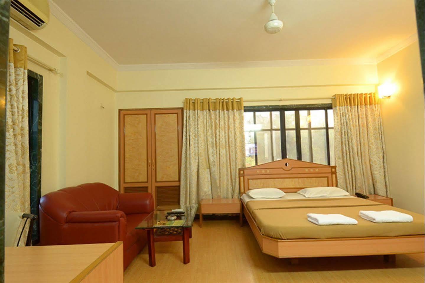 Hotel Pooja International Nashik Exterior foto